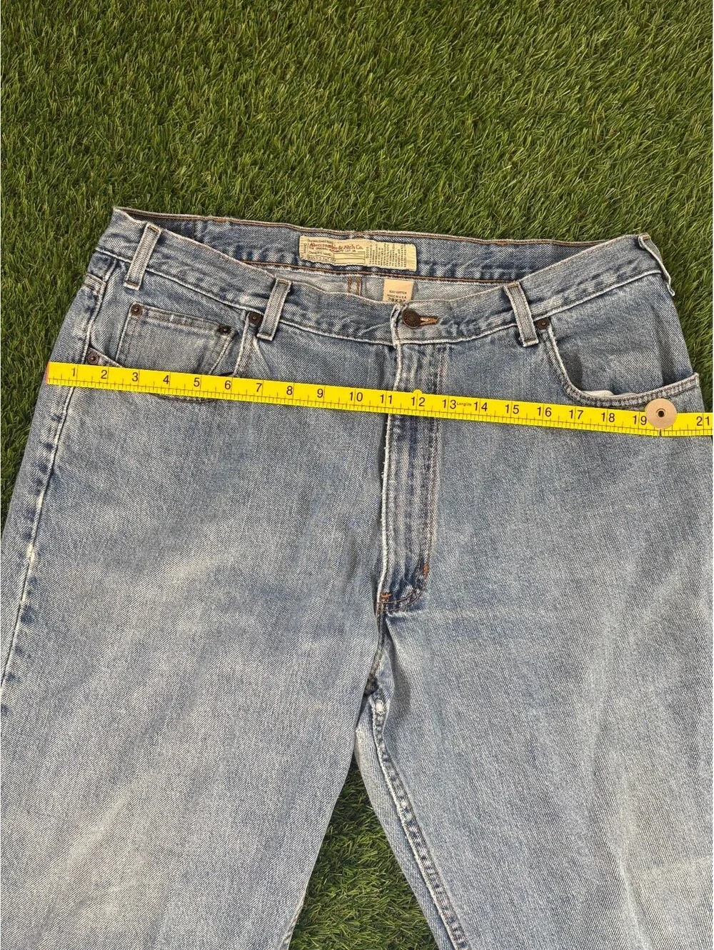 Abercrombie & Fitch Men's Light Wash Denim Jeans 38x32